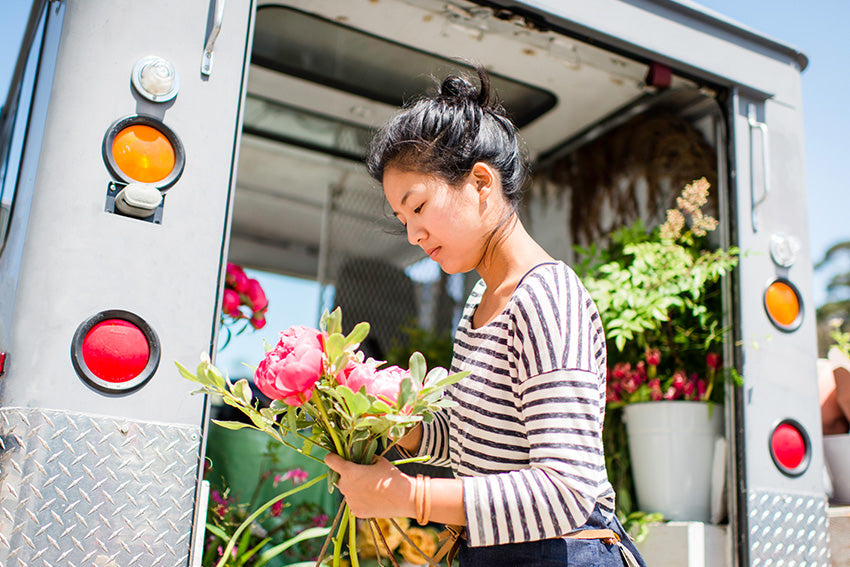 The Ultimate Guide to Transporting Floral Arrangements Safely