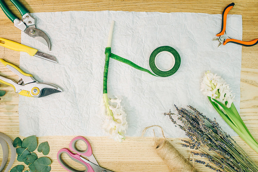 What’s Trending in Floral Tools and Packaging: A 2025 Supply Checklist for Florists