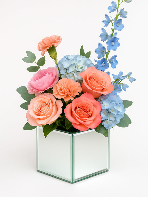 Mirror Cube Vase with flowers